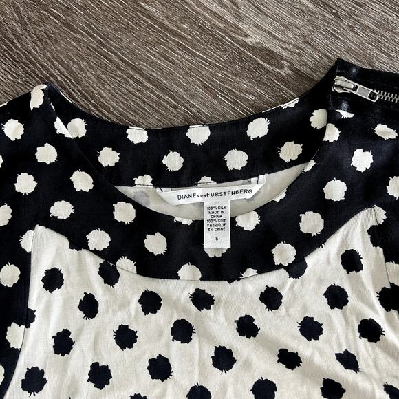 Vintage DIANE VON FURSTENBERG 100% Silk Polka Dot Knit Dress Black Ivory Size 6 - Picture 5 of 10